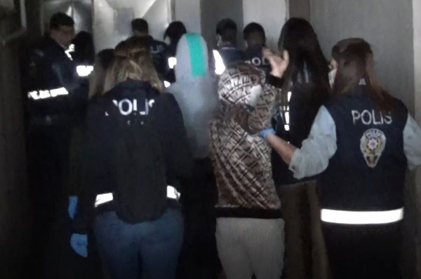 Gaziantep'te fuhuş operasyonu! Şok eden sözler: Cinayet mi işledik, günde 20 kişiyi... - Resim: 1