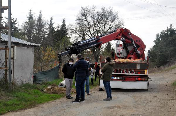Tekirdağ'da direkleri yenileyen işçilerin üzerine elektrik teli düştü: 1 ölü, 2 yaralı - Resim: 0