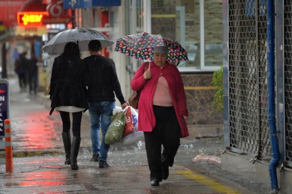 Mersin'i dolu vurdu; TOMA çukura düştü! - Resim: 2