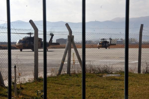 Türkiye'nin ciğeri yanmıştı! Süleyman Soylu 8 şehidin verildiği Şemdinli'de - Resim: 1