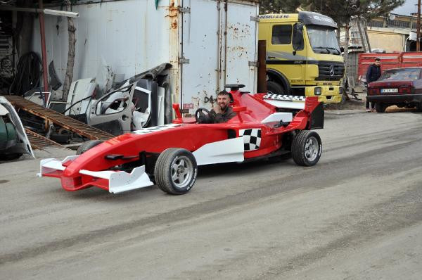 Hurda otomobil ve traktör parçalarından Formula aracı yaptı! - Resim: 2