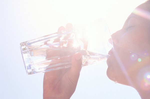 Su içmeyince vücudumuzda neler olur? İşte bizi bekleyen büyük tehlike - Resim: 4