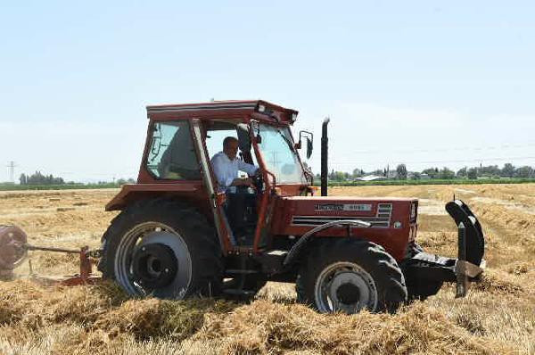 Muharrem İnce, traktör sürüp saman balyaladı! - Resim: 4