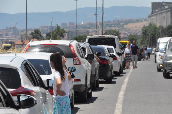 Bayramda yola çıkacaklar dikkat çile başladı - Resim: 3