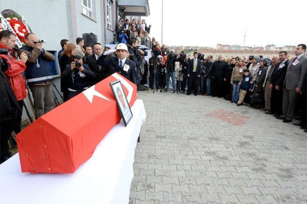 Şehit polis için tören - Resim: 2