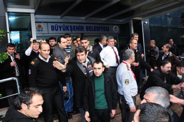 Öfkeli esnaf Büyükşehir'i bastı - Resim: 4