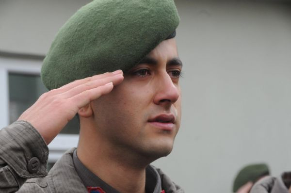 Şehit arkadaşları için hüngür hüngür ağladılar - Resim: 2