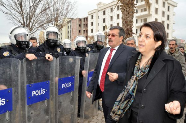 BDP'lilerin etkinliğinde olay çıktı - Resim: 1