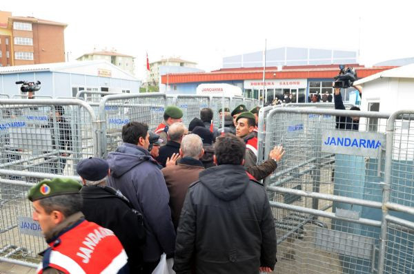 Silivri cezaevi önünde müdahale  - Resim: 1