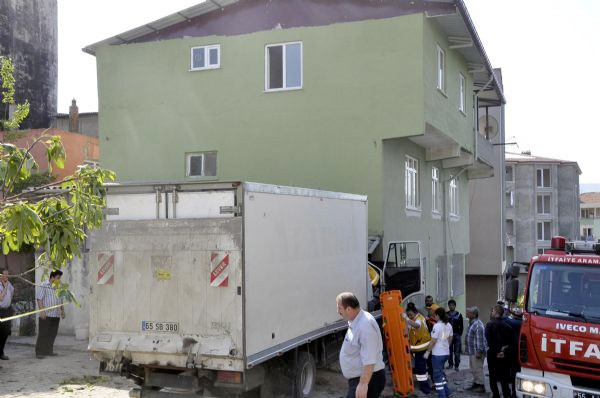 Sürücü böyle sıkıştı - Resim: 1