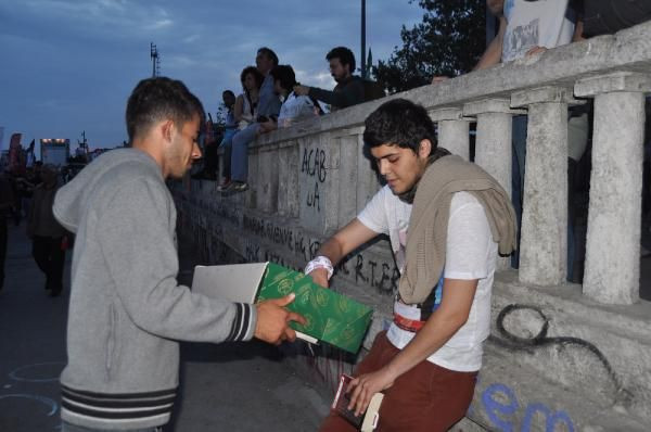 Gezi'de namazlı dualı gece - Resim: 4
