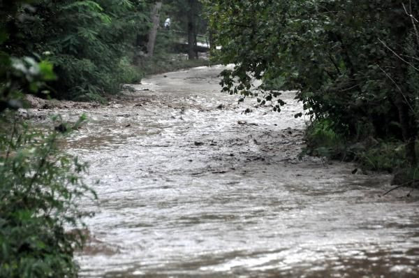 Trabzon'da taşkın dehşeti:2 kayıp - Resim: 3
