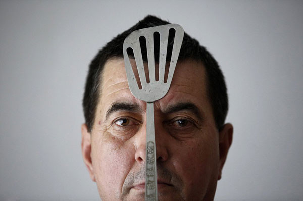 Mıknatıs adam görenleri şaşkına çeviriyor! - Resim: 3