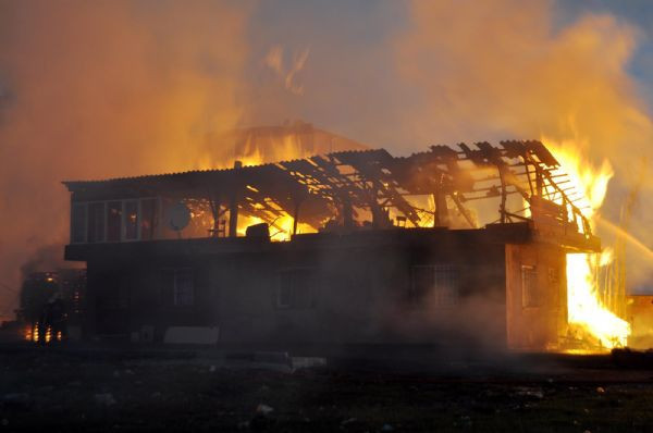 Palet deposu alev alev yandı! - Resim: 4