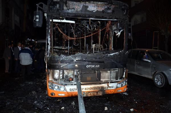 Yolcuları diri diri yakacaklardı - Resim: 2