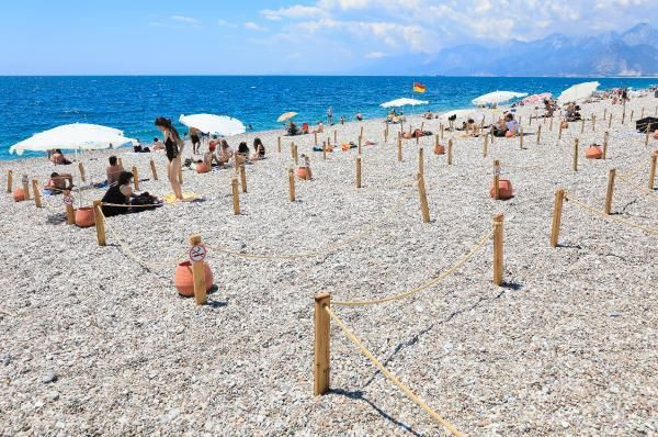 Dünyaca ünlü sahilde sosyal mesafeli yoğunluk - Resim: 1