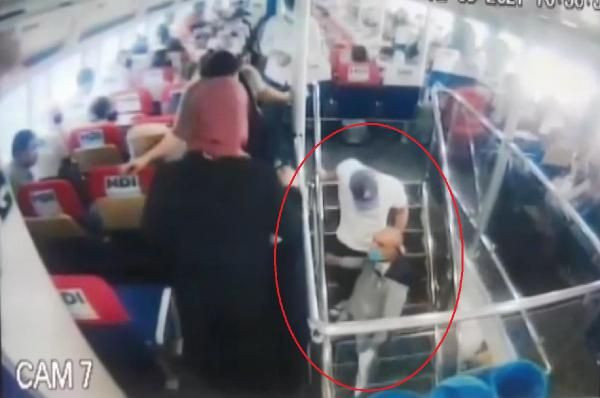 Deniz otobüsünde ortalık karıştı! Uyurken taciz etti başına gelecekleri anlayınca kaçtı - Resim: 3