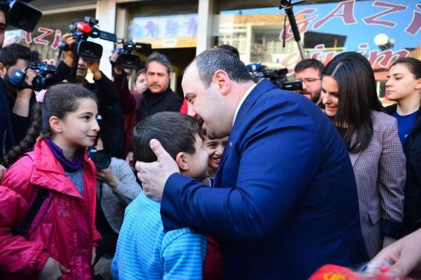 Bakan Mustafa Varank esnafı ziyaret edip şalgam suyu içti - Resim: 1