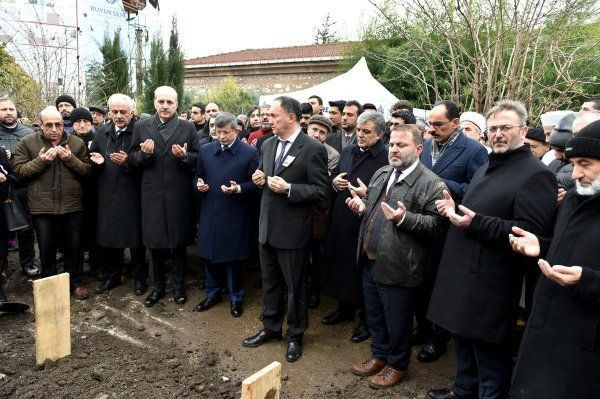 Abdullah Gül ve Ahmet Davutoğlu Kemal Karpat'ın cenazesinde ortaya çıktı - Resim: 2