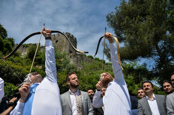 Bilal Erdoğan'dan Meral Akşener'e tepki kendimizi zor tutuyoruz - Resim: 0