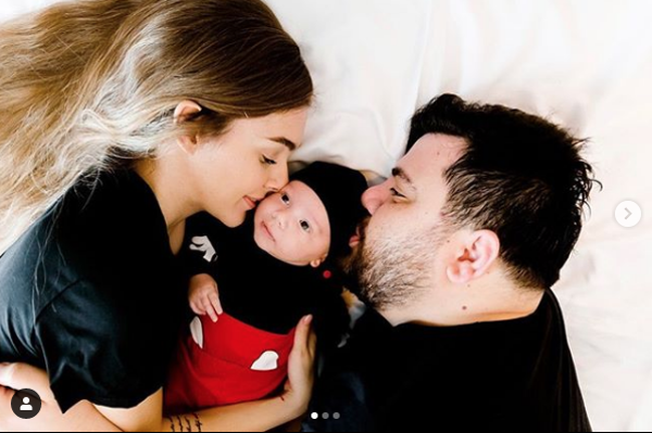 eser yenenler ve berfu yıldız bebeklerinin yüzünü gösterdi! 