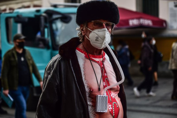 Taksim'de gören bir daha baktı! Herkesi şaşkına çeviren turist - Resim: 0