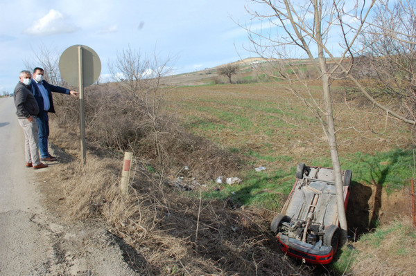 Tekirdağ'da feci kaza! 3 metre yüksekten uçtu takla attı mahalleli isyan etti - Resim: 1