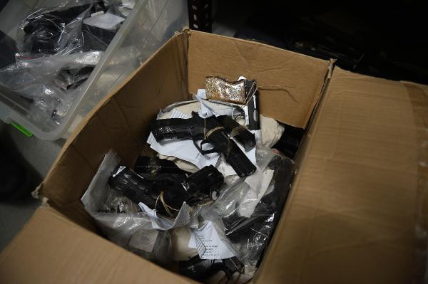 İstanbul'daki 200 bin adli emanet içindeydi! İmza ve fors bulunuyor bakın kime ait çıktı - Resim: 1