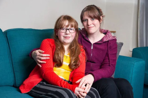 Hayatları kabusa döndü eline geçen her şeyi yiyor! Annesi artık kontrol edemiyor - Resim: 0