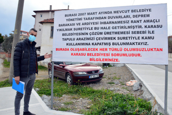 Sakarya'da yolda bu yazıyı gören şaştı kaldı! Kimse inanamadı - Resim: 1
