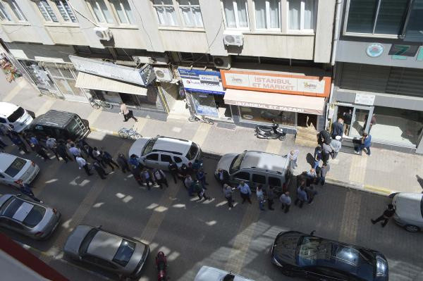 Adıyaman'da 17 günlük yasak öncesi uzun kuyruk! Polisler anons yaptı - Resim: 0