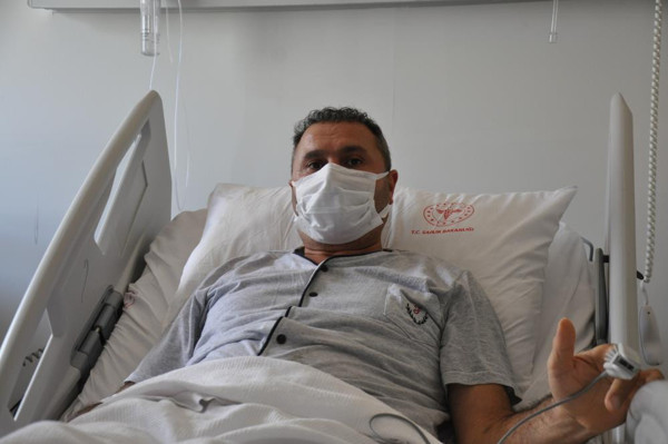 Covid-19 aşısı olmadı 'çok pişmanım' deyip seslendi: 15 gündür... - Resim: 0