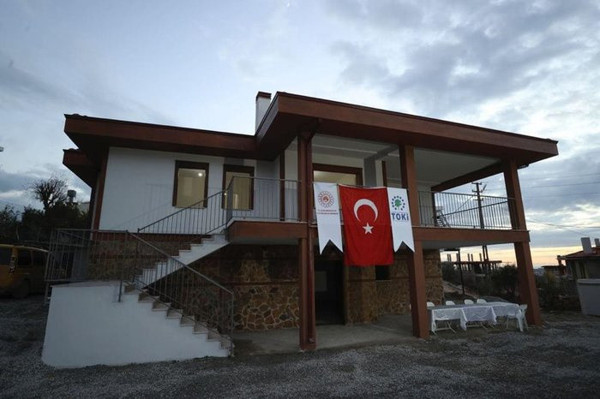 Bakan Murat Kurum duyurdu: Evler 2-3 ay içerisinde teslim edilecek, insanüstü mücadele ettik - Resim: 3