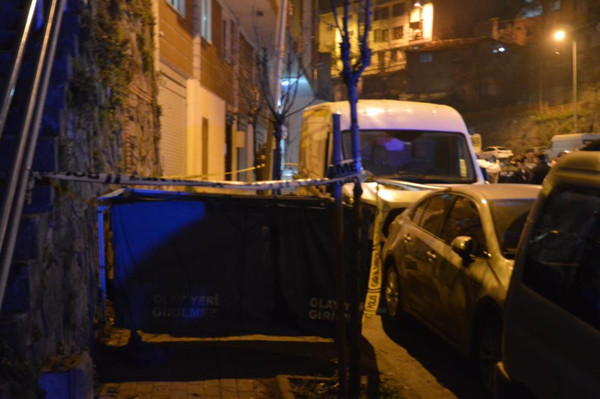 İstanbul'da kağıt toplayıcı öldürüldü! Şah damarından bıçaklandı: Olay yerine yakın yerde bakın ne bulundu - Resim: 0