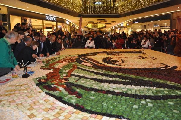 Gaziantep'te 6 bin 160 baklava dilimiyle rekor - Resim: 3