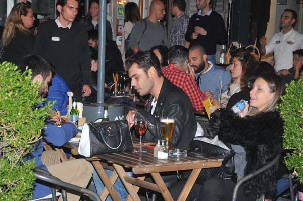 Çapkınlık yaparken yakalandı ayıp üstüne ayıp etti - Resim: 1