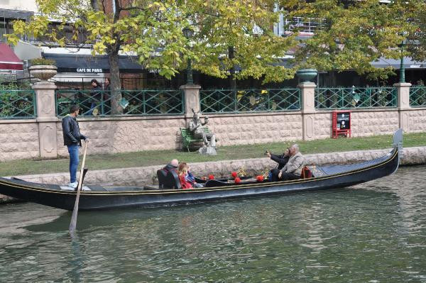 Gizemli heykelin sırrı çözüldü! Başkan'dan imalı gönderme - Resim: 4