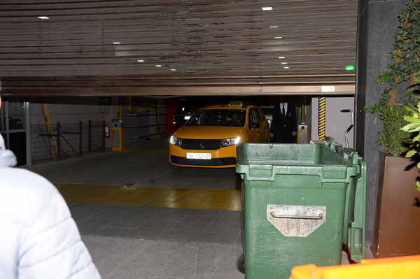 Ebru Şallı evli işadamıyla otelde yakalandı! Olay görüntüler - Resim: 2