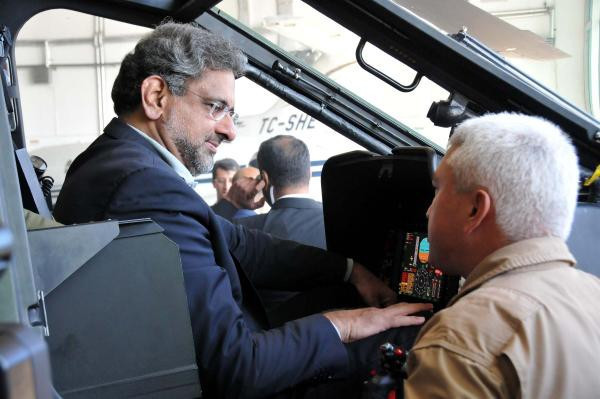  Atak helikopteriyle İstanbul turu attı - Resim: 4