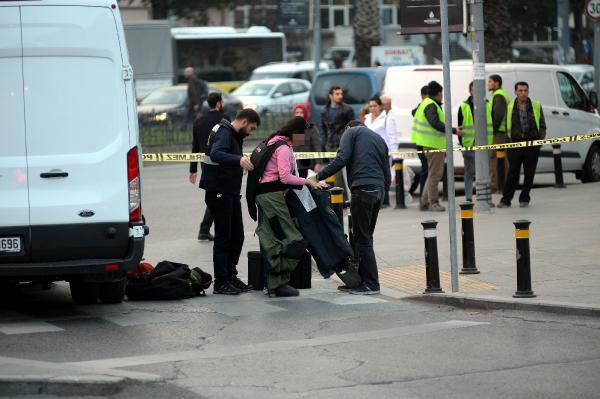 Hareketli anlar: Kadın bomba uzmanından müdahale! - Resim: 4