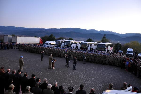 Düşmana korku salan görüntü! 180 komando böyle gitti - Resim: 1