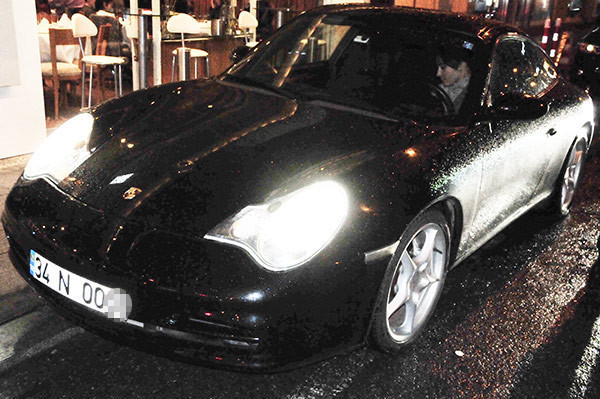 Nazlı Çelik'in plakasında dikkat çeken detay! - Resim: 4