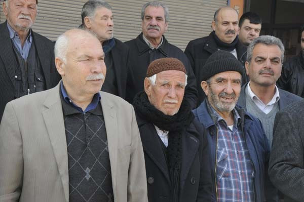 Fıstıkçı Beşir Antep'i yaktı! 2 gündür kapısında yatıyorlar - Resim: 4