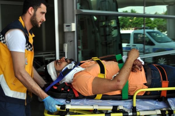 Kayseri'de trafik kazası 3 yaralı... - Resim: 3