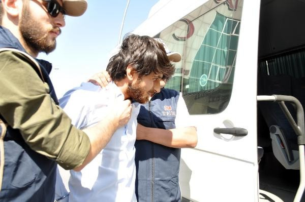 Yürüyüşe saldırıda kan donduran detay "kafirleri ez" - Resim: 3