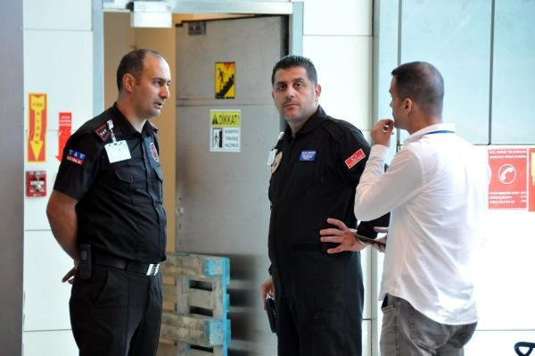 Havalimanında geniz yakan koku alarmı - Resim: 2