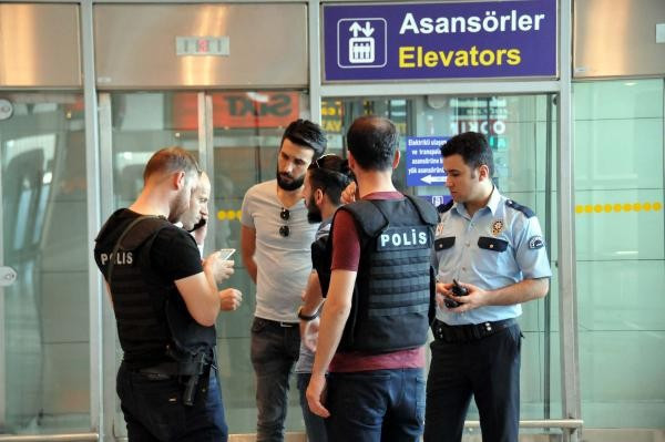 Havalimanında geniz yakan koku alarmı - Resim: 3