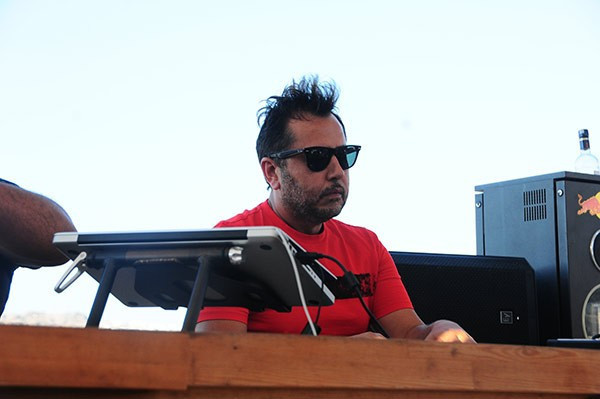 Gülşen'in dekoltesi Bodrum'u salladı - Resim: 3