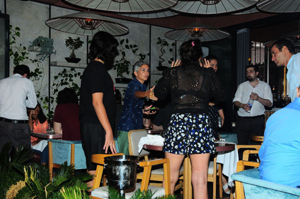 Nurgül Yeşilçay mini şortu giydi selülitleri ortaya çıktı - Resim: 4