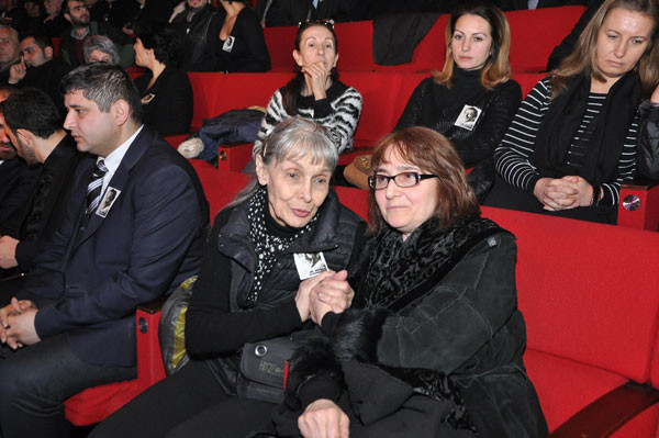 Türkiye'nin Mahmut Hocası Münir Özkul son yolculuğuna uğurlandı - Resim: 3